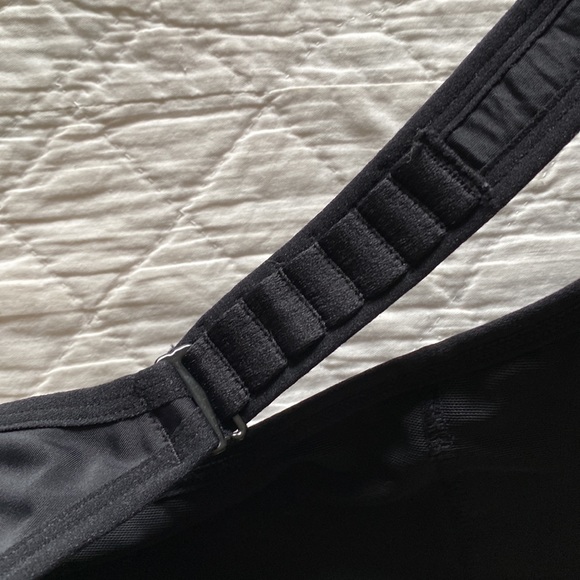 Livi Active Sports Bra - Picture 6 of 6